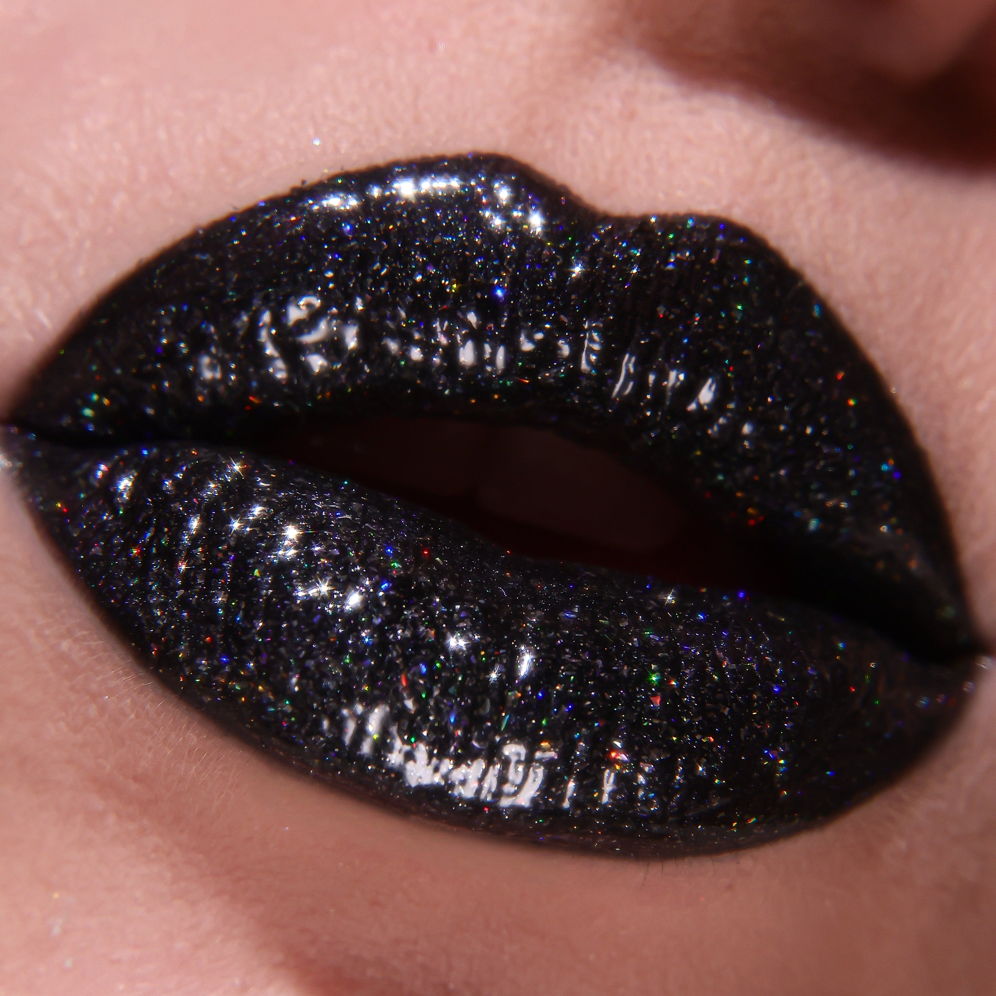 HOLOGRAPHIC GLITTER LIP GLOSS - SO BELOW